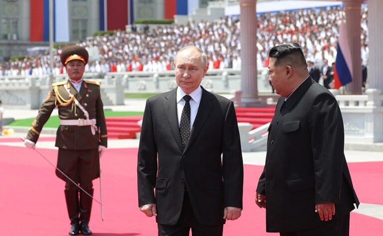 Vladimir_Putin_and_Kim_Jong-un
