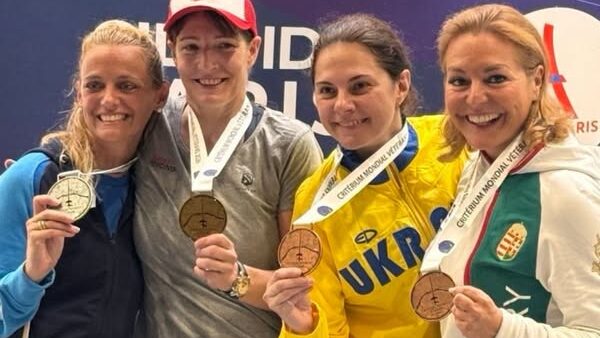 Vitályos Eszter a dobogó harmadik fokára állhatott egy párizsi veterán vívóversenyen