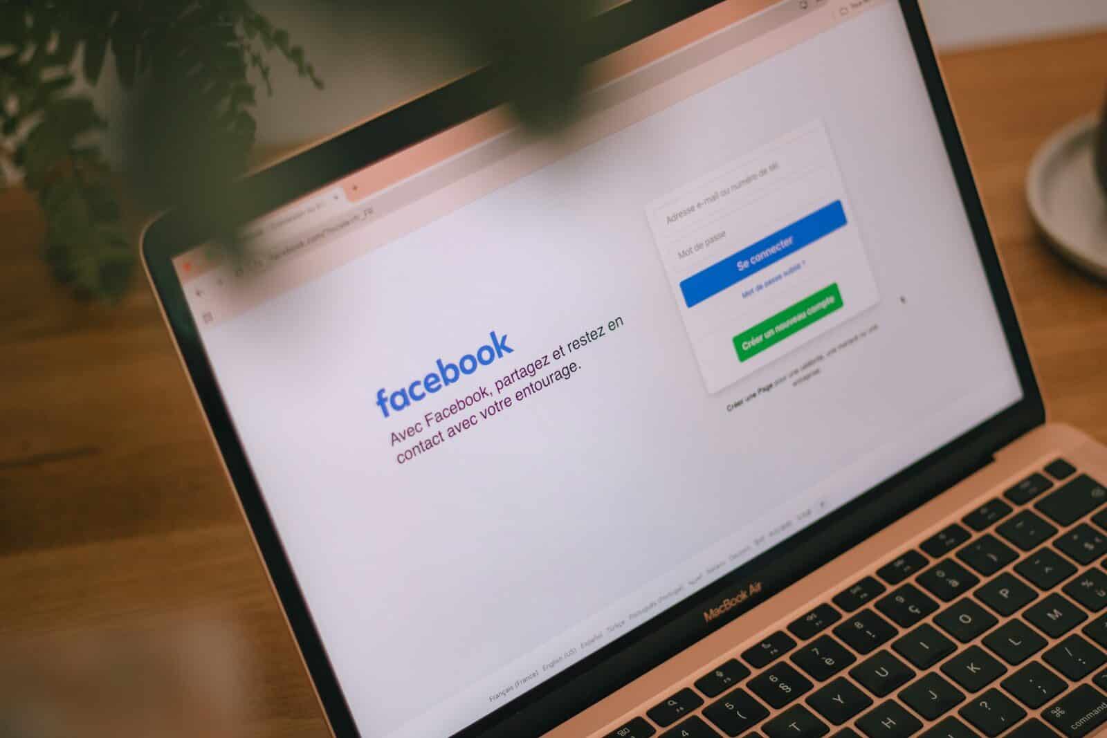 Kereshető archívum készült a magyar politikusok törölt Facebook-posztjaiból