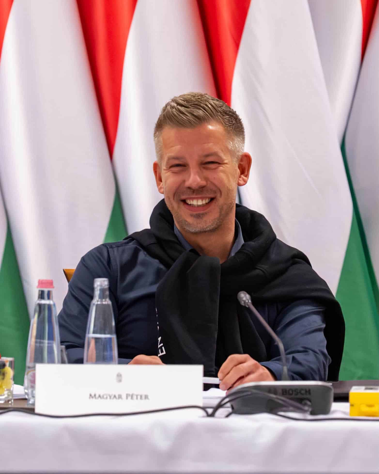 Péter Magyar: „A hétvégi kihelyezett kormányülés első napjának 11. órájában, a mai…”