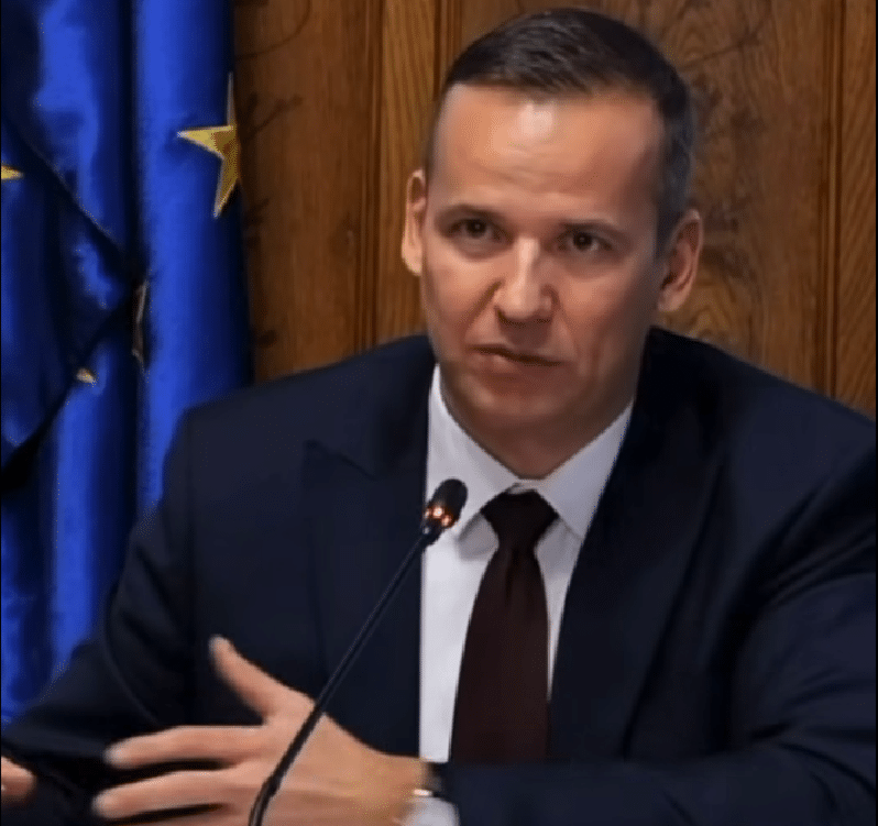 Toroczkai László beidézteti a Nemzeti Védelmi Szolgálat korábbi főigazgatóját a vizsgálóbizottság elé